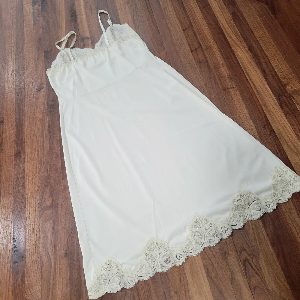 Vintage Wonder Maid Full Length Slip With Delicate Lace Trim Made In USA - Picture 2 of 11